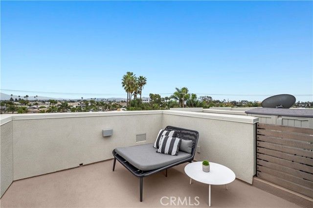 1683 Superior, Costa Mesa, CA 92627