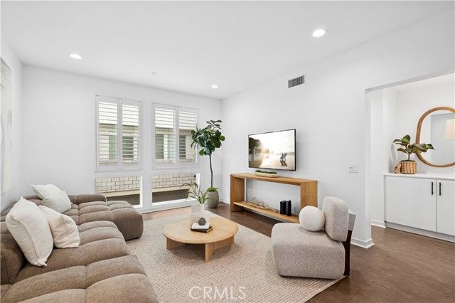 1683 Superior, Costa Mesa, CA 92627