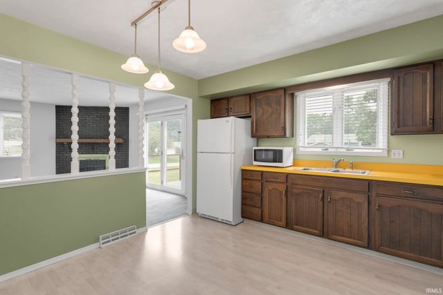 61380 Fellows Street, South Bend, IN 46614