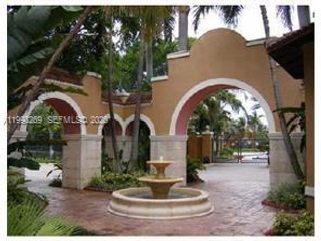 19501 E Country Club Dr 9504, Aventura, FL 33180