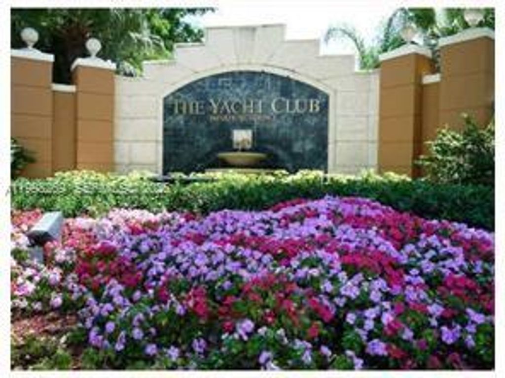 19501 E Country Club Dr 9504, Aventura, FL 33180