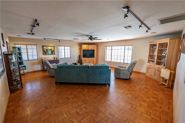 3573 Cheyenne Avenue, Kingman, AZ 86401