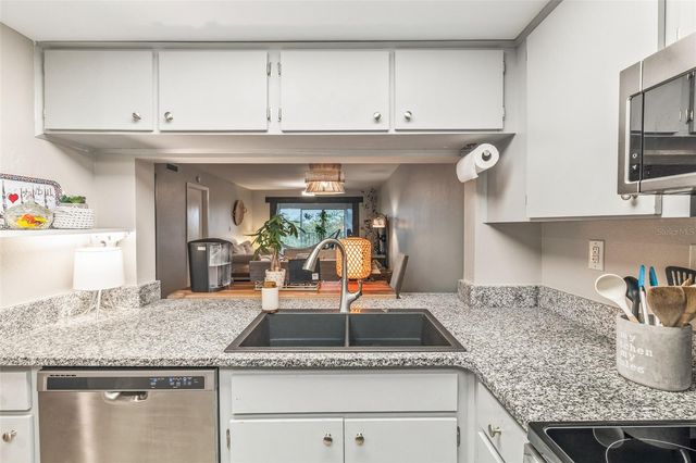 90 HIGHLAND AVENUE S 402, Tarpon Springs, FL 34689