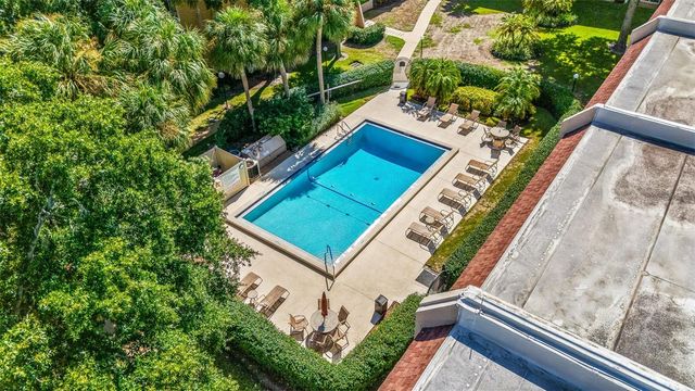 90 HIGHLAND AVENUE S 402, Tarpon Springs, FL 34689