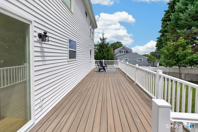 741 Old Stratfield Road, Fairfield, CT 06825