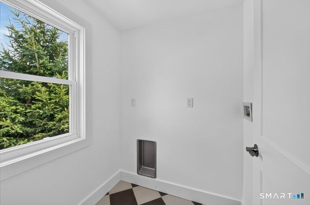 741 Old Stratfield Road, Fairfield, CT 06825