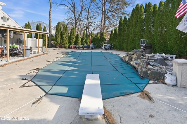 28 Bayberry Court, Howell, NJ 07731