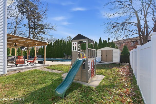 28 Bayberry Court, Howell, NJ 07731