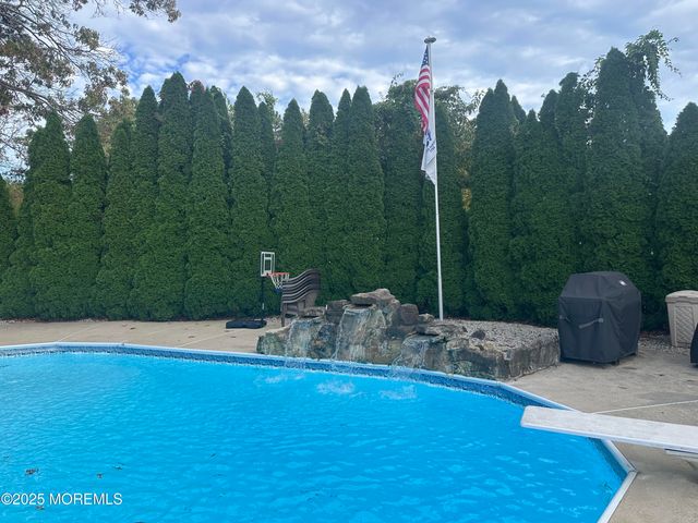 28 Bayberry Court, Howell, NJ 07731