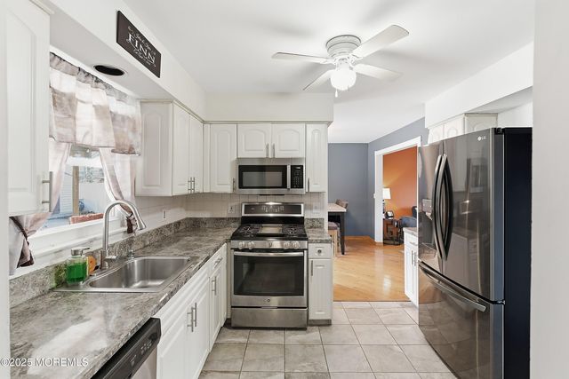 28 Bayberry Court, Howell, NJ 07731