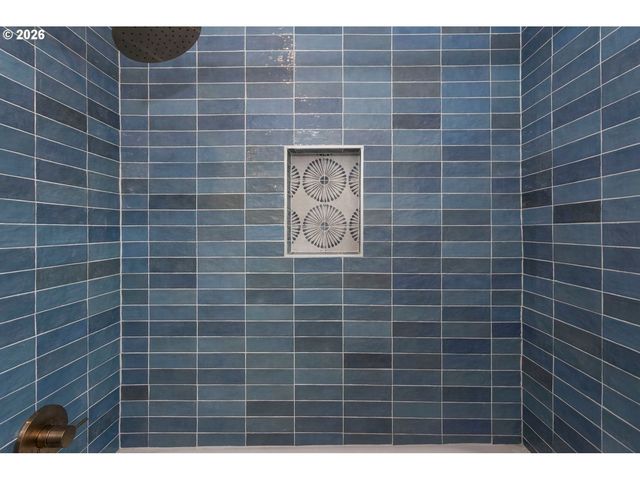 25 N MORGAN St, Portland, OR 97217