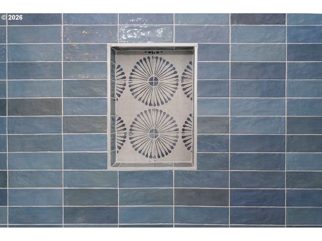 25 N MORGAN St, Portland, OR 97217