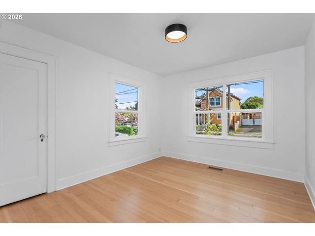 25 N MORGAN St, Portland, OR 97217