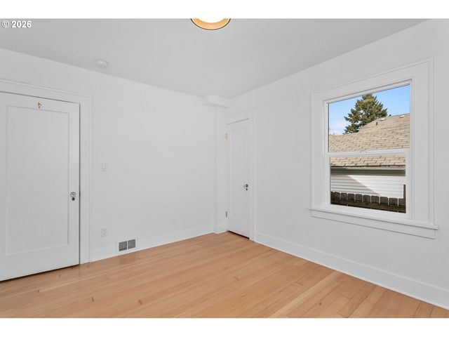 25 N MORGAN St, Portland, OR 97217