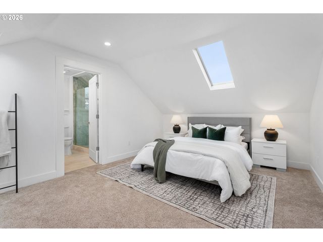 25 N MORGAN St, Portland, OR 97217