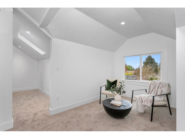 25 N MORGAN St, Portland, OR 97217