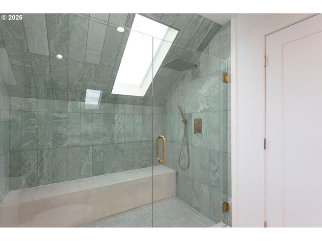 25 N MORGAN St, Portland, OR 97217