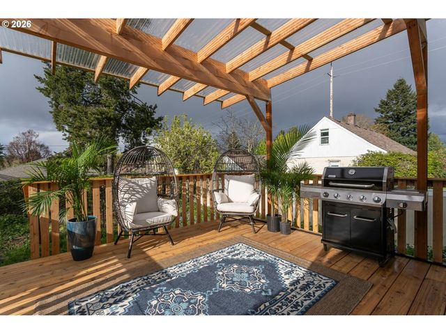 25 N MORGAN St, Portland, OR 97217