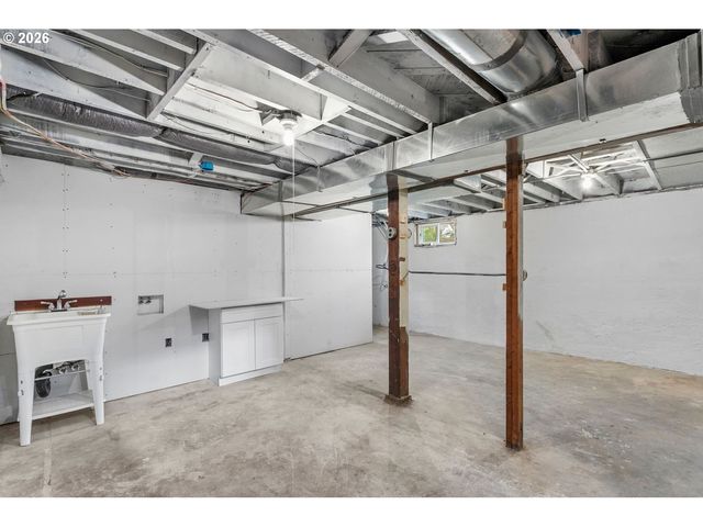 25 N MORGAN St, Portland, OR 97217