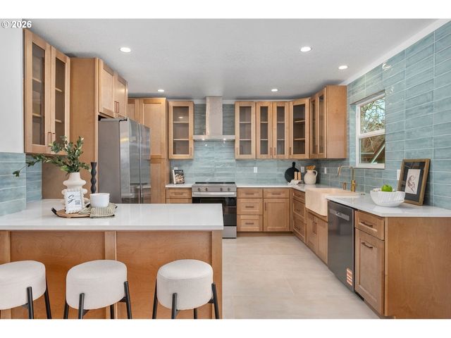 25 N MORGAN St, Portland, OR 97217