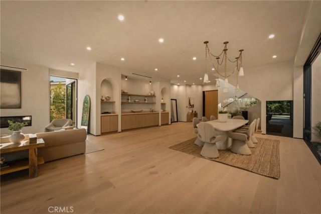 15450 Huston, Sherman Oaks, CA 91403