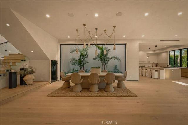 15450 Huston, Sherman Oaks, CA 91403