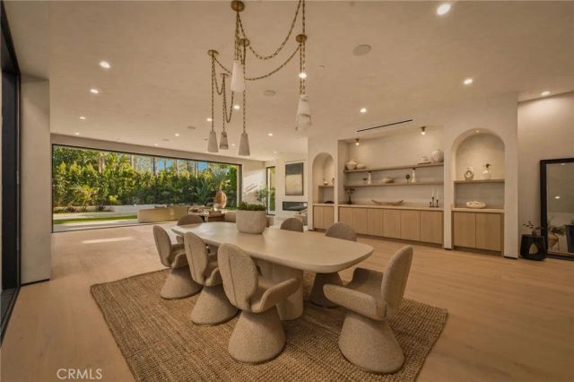 15450 Huston, Sherman Oaks, CA 91403
