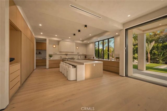 15450 Huston, Sherman Oaks, CA 91403