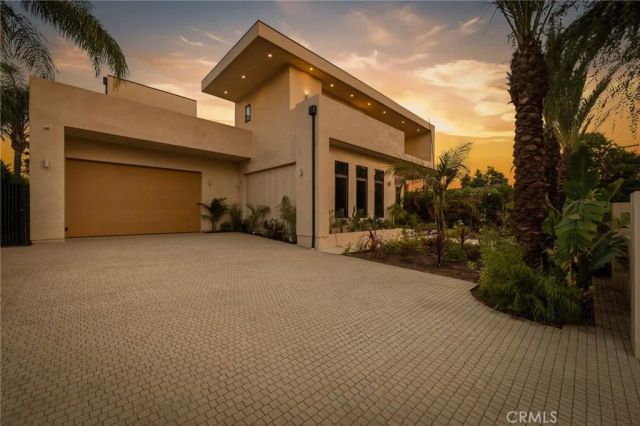15450 Huston, Sherman Oaks, CA 91403