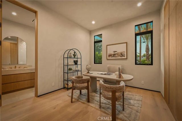 15450 Huston, Sherman Oaks, CA 91403
