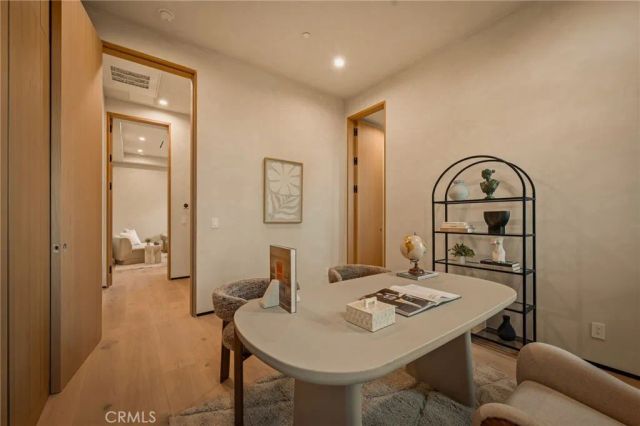 15450 Huston, Sherman Oaks, CA 91403