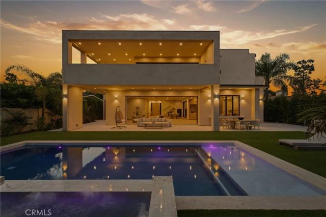 15450 Huston, Sherman Oaks, CA 91403