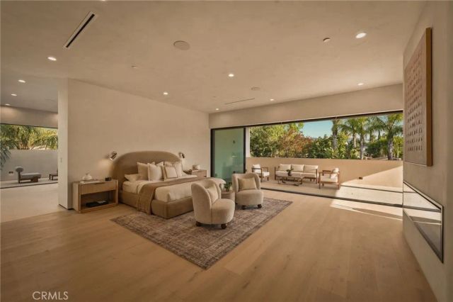 15450 Huston, Sherman Oaks, CA 91403