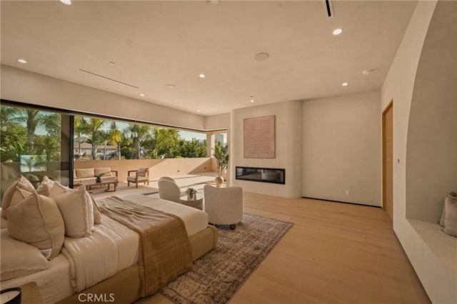 15450 Huston, Sherman Oaks, CA 91403