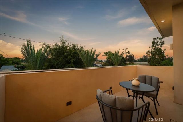 15450 Huston, Sherman Oaks, CA 91403