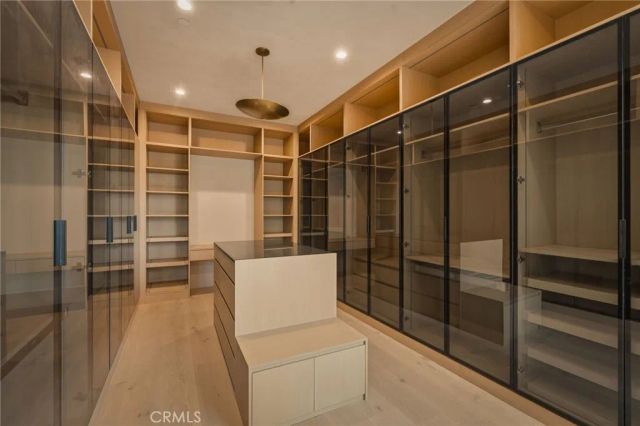 15450 Huston, Sherman Oaks, CA 91403