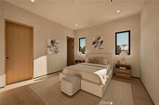 15450 Huston, Sherman Oaks, CA 91403