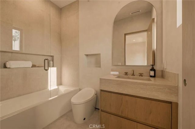15450 Huston, Sherman Oaks, CA 91403