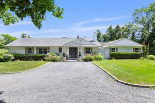 31B Club Lane, Remsenburg, NY 11960