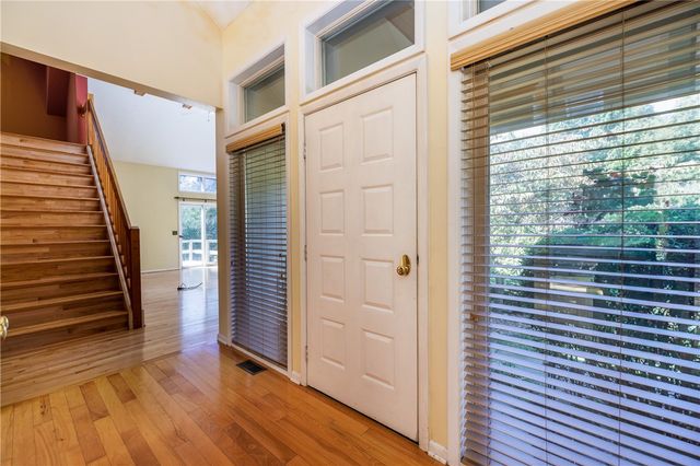 1 Woods Point, Penfield, NY 14580