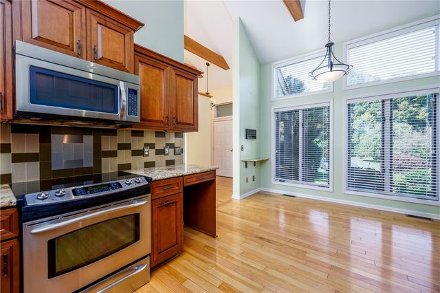 1 Woods Point, Penfield, NY 14580