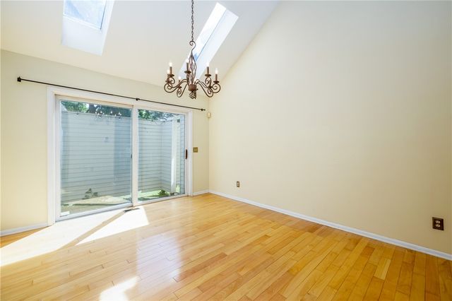 1 Woods Point, Penfield, NY 14580