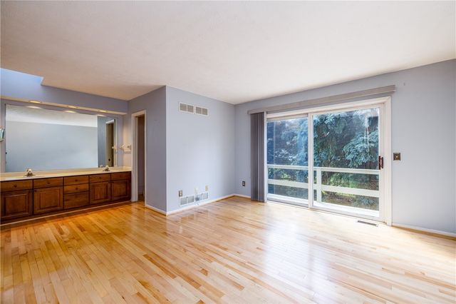 1 Woods Point, Penfield, NY 14580