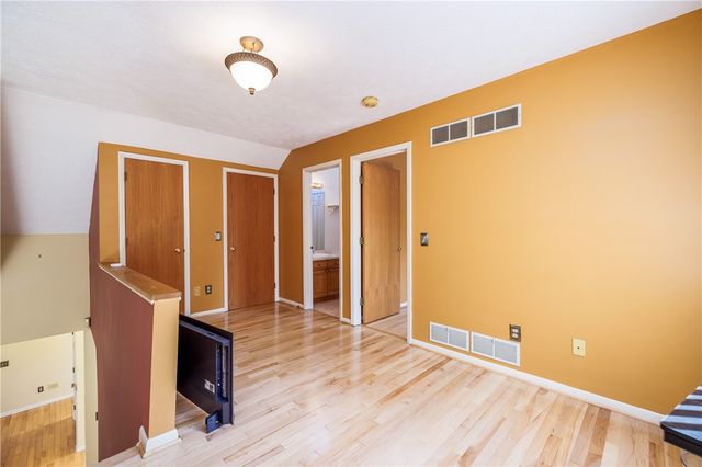 1 Woods Point, Penfield, NY 14580