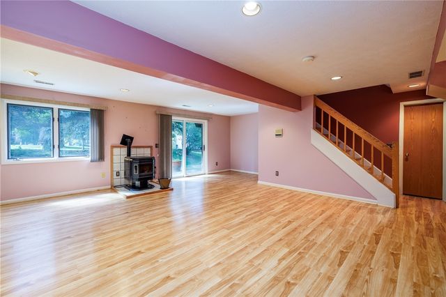 1 Woods Point, Penfield, NY 14580