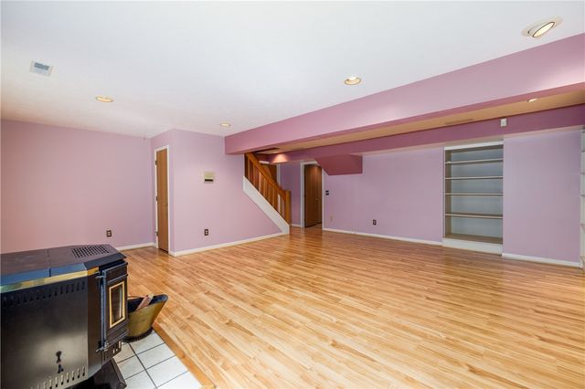 1 Woods Point, Penfield, NY 14580