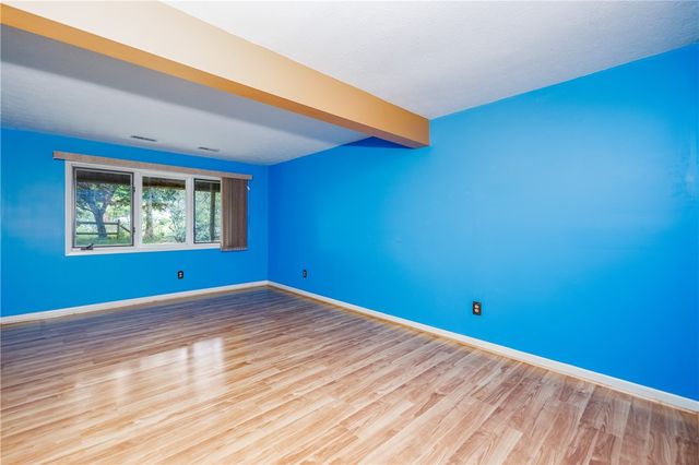 1 Woods Point, Penfield, NY 14580