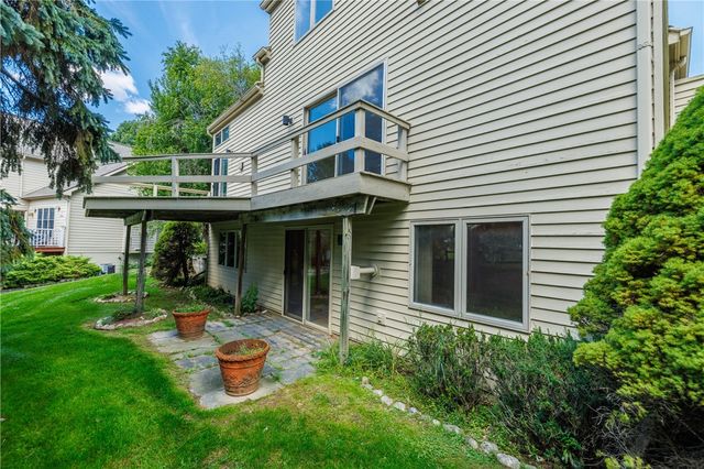 1 Woods Point, Penfield, NY 14580