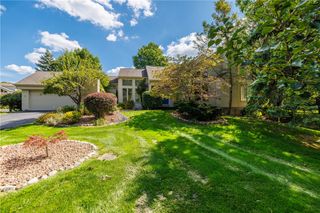 1 Woods Point, Penfield, NY 14580