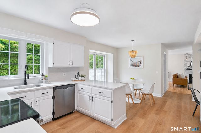2 Sutherland Drive, Newtown, CT 06482